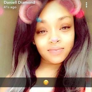 Meet your Posher, Danielle